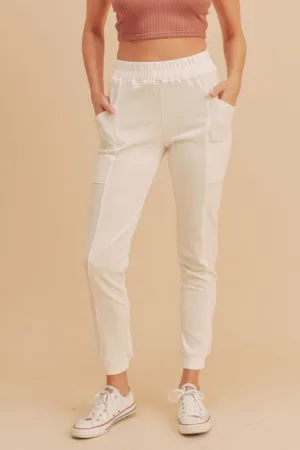 Aemi   Co Elastic Waist Joggers with Pockets