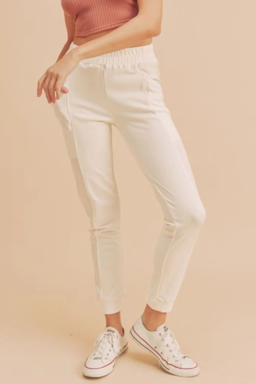 Aemi   Co Elastic Waist Joggers with Pockets