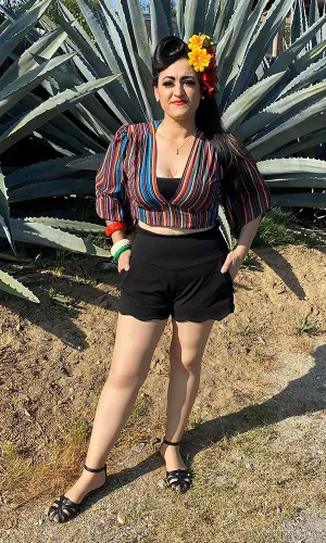 Amarra High-Waisted Shorts Black