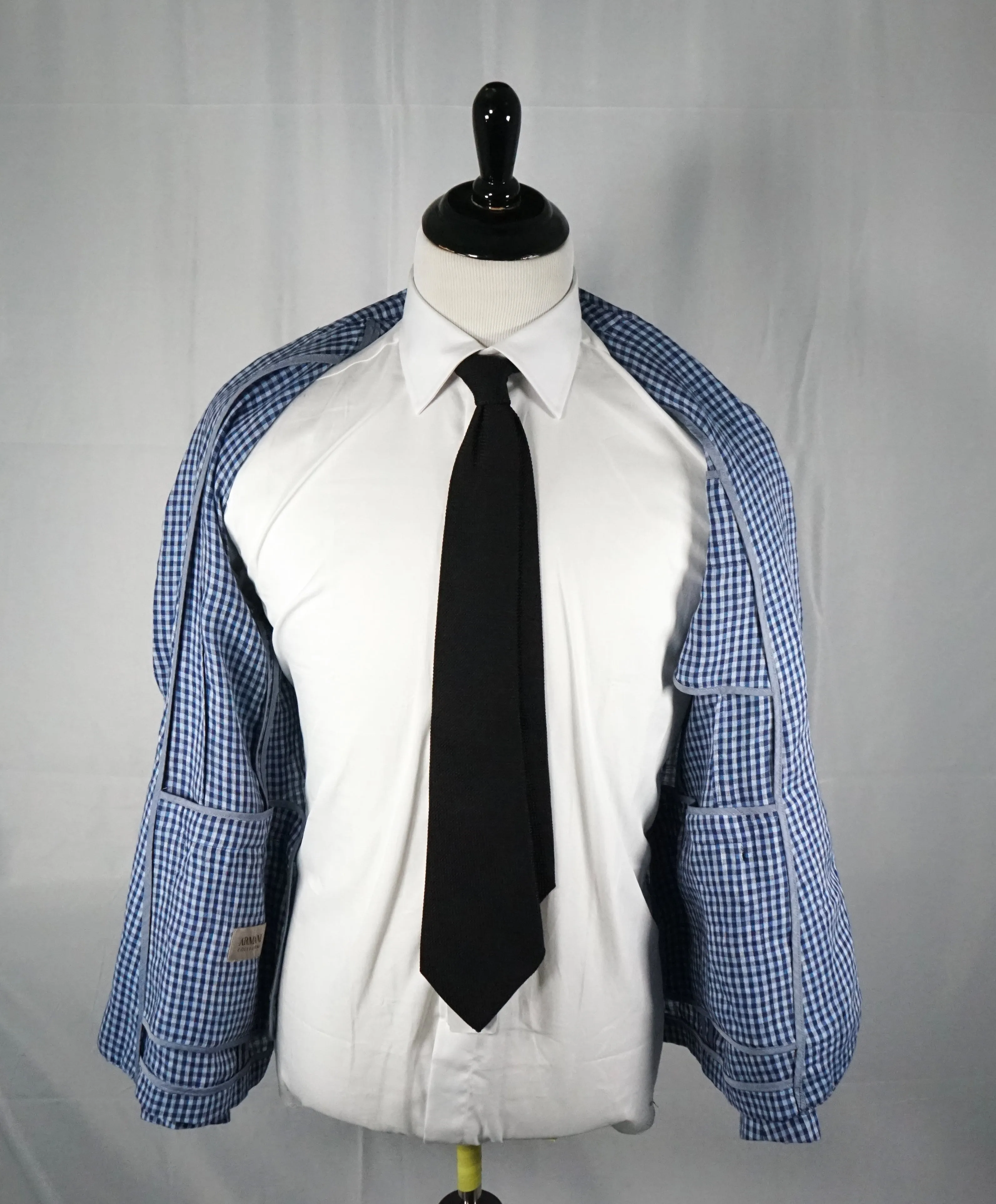 ARMANI COLLEZIONI - Blue & Navy Plaid Check Ultra Light Linen Blazer - 38R