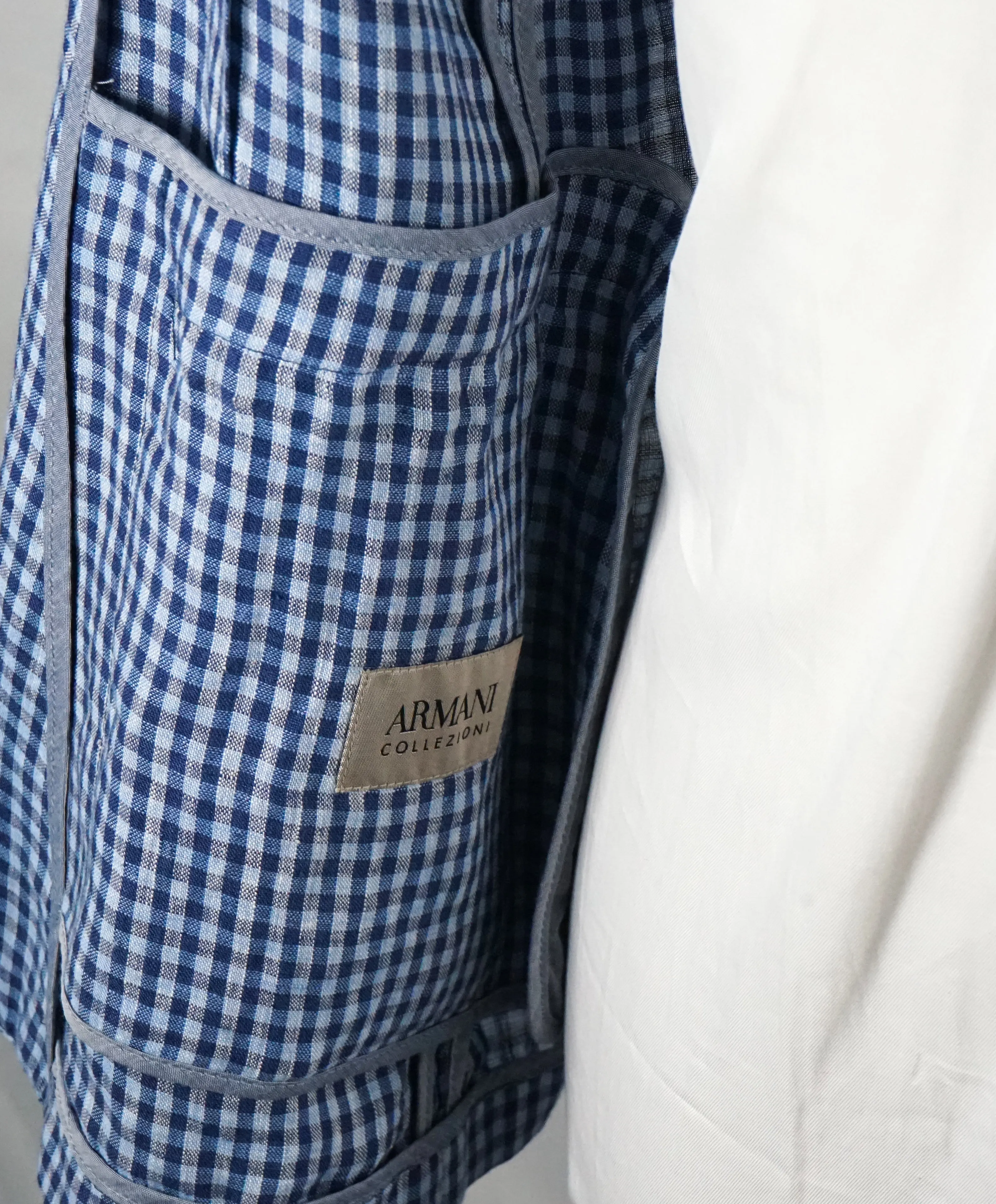 ARMANI COLLEZIONI - Blue & Navy Plaid Check Ultra Light Linen Blazer - 38R