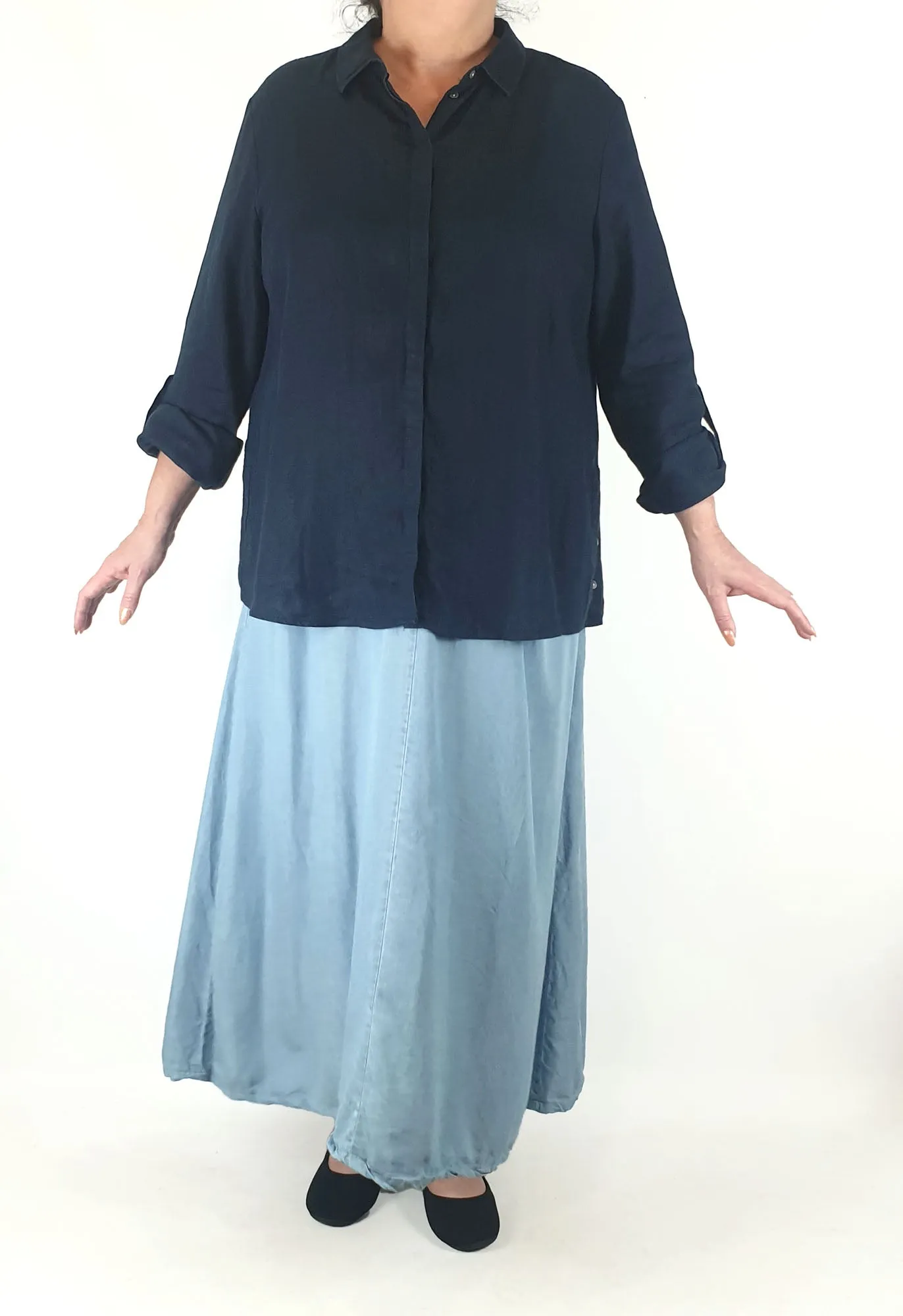 Blue Illusion navy linen top size 3L (best fits 16-18)