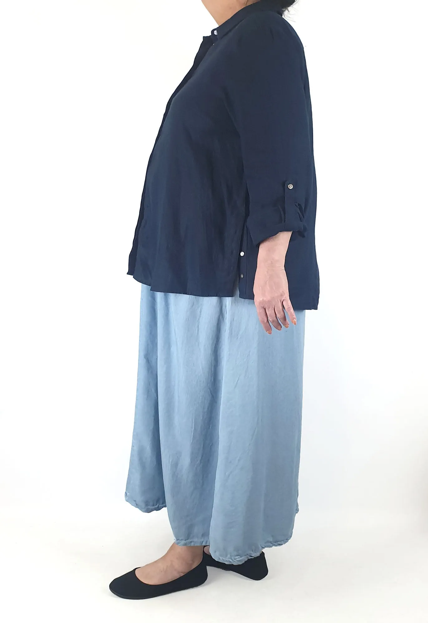 Blue Illusion navy linen top size 3L (best fits 16-18)