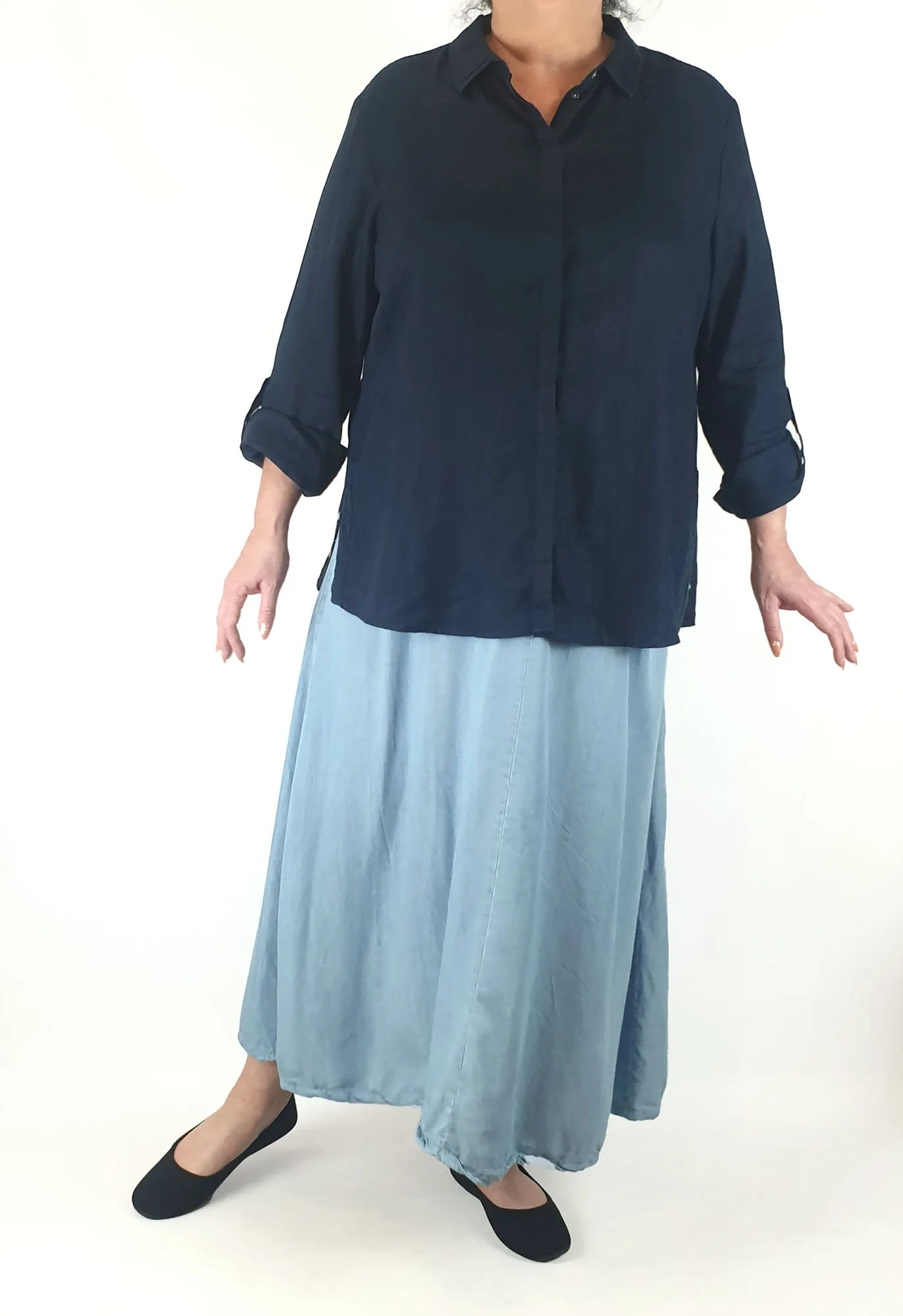 Blue Illusion navy linen top size 3L (best fits 16-18)