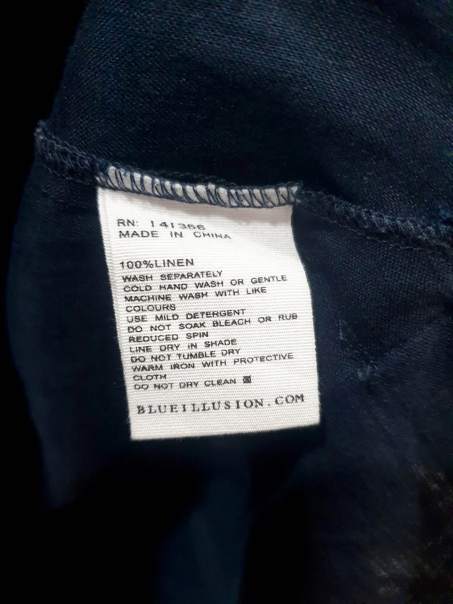 Blue Illusion navy linen top size 3L (best fits 16-18)