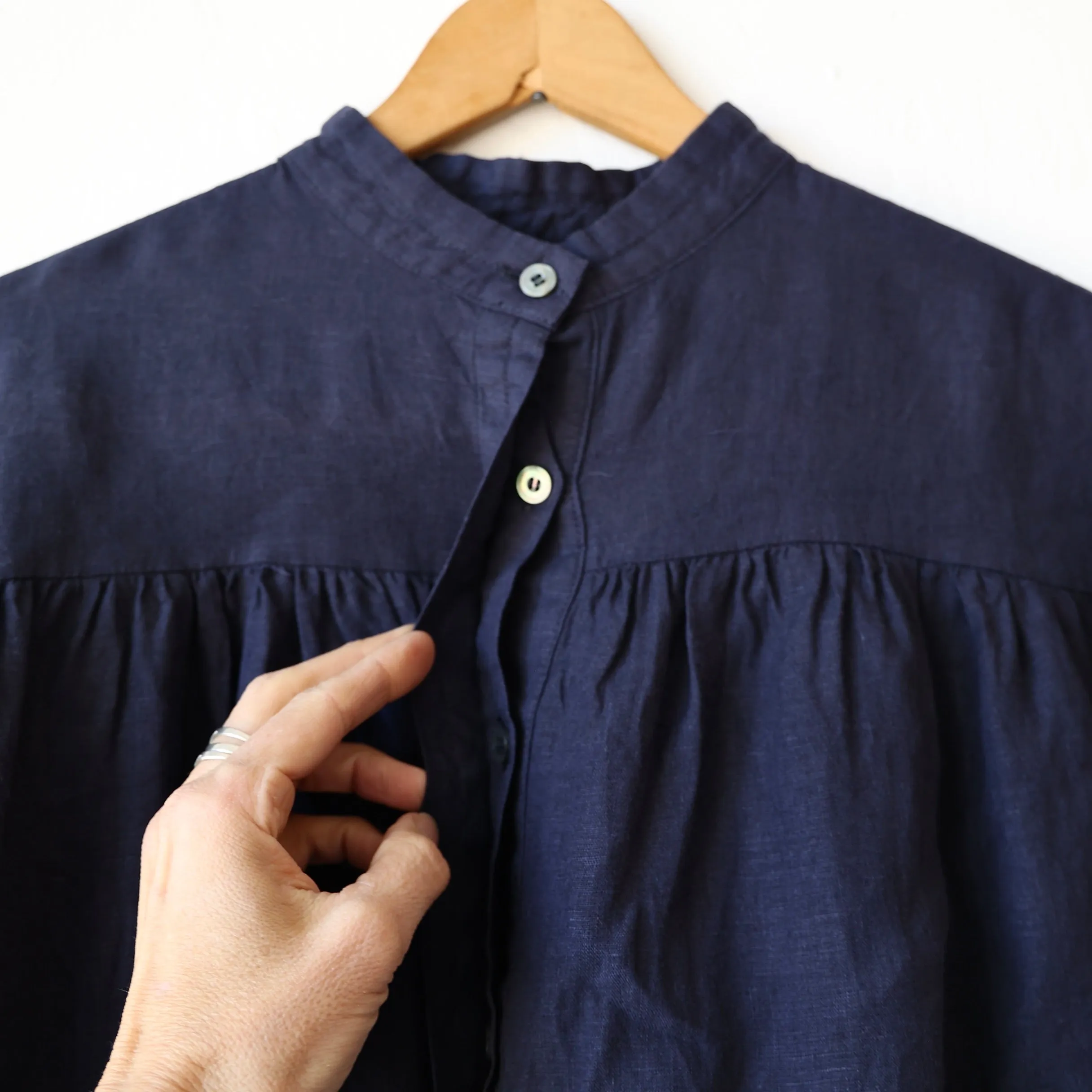 Ichi Antiquités Linen Blouse - Navy