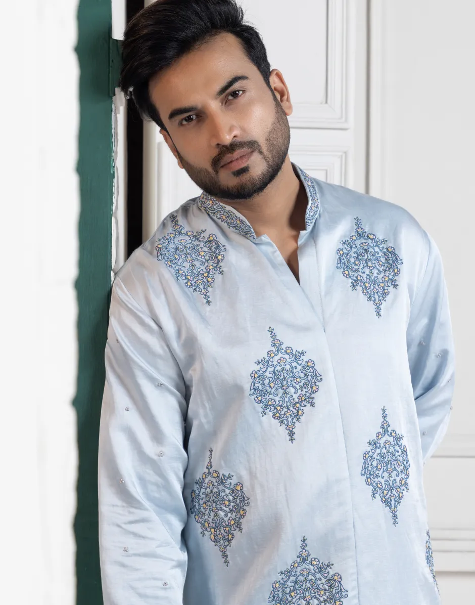 Regal Sky Blue Embroidered Men's Kurta Set with Blend of Tradition and Craftsmanship