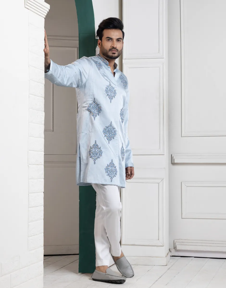 Regal Sky Blue Embroidered Men's Kurta Set with Blend of Tradition and Craftsmanship