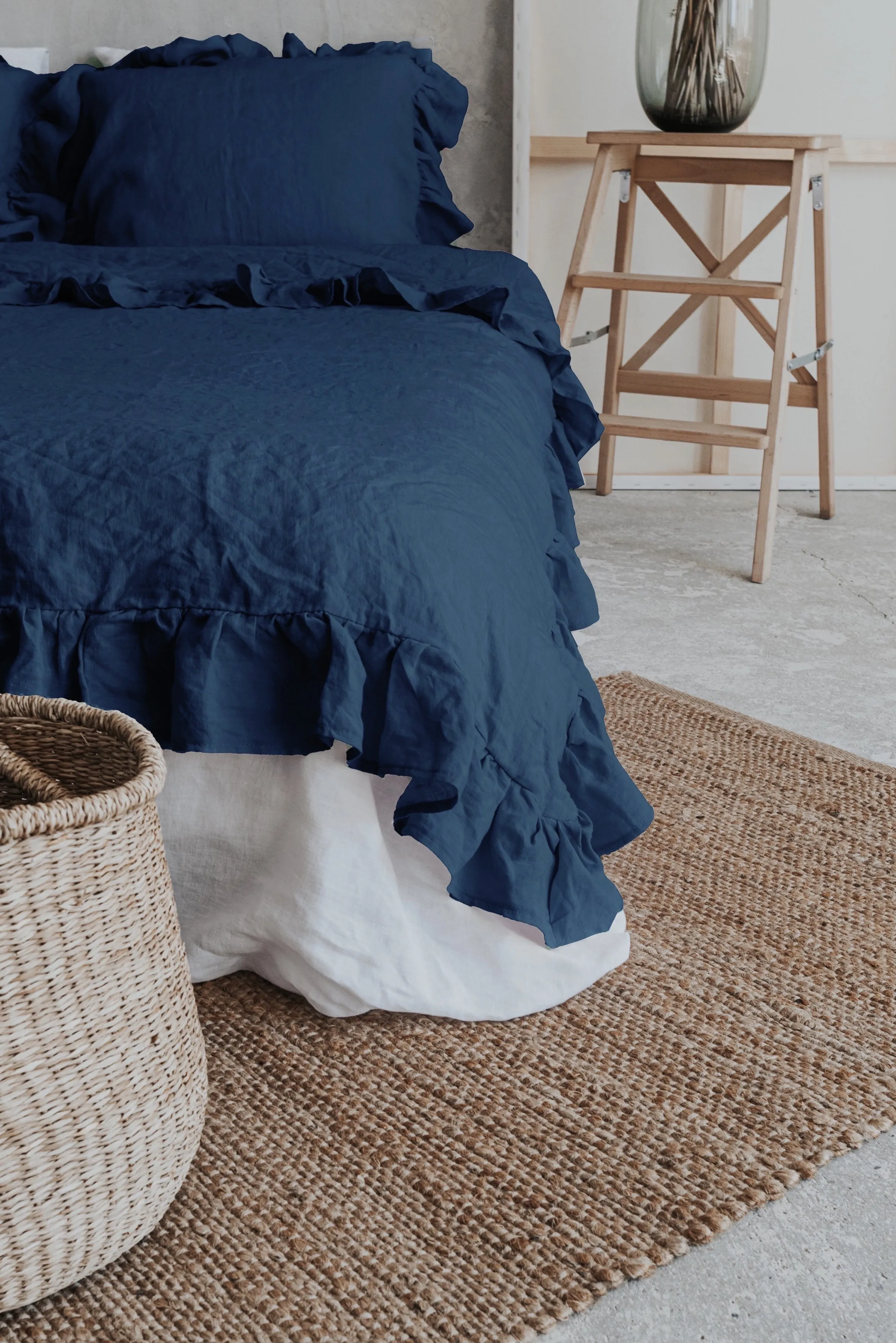 Ruffle duvet cover - dark blue